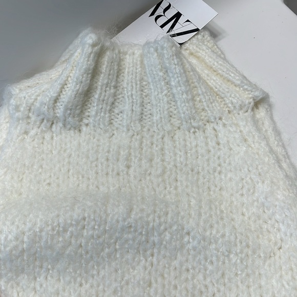 BLOGGER'S FAVE!  Zara Knit Vest white  NWT - Picture 8 of 8